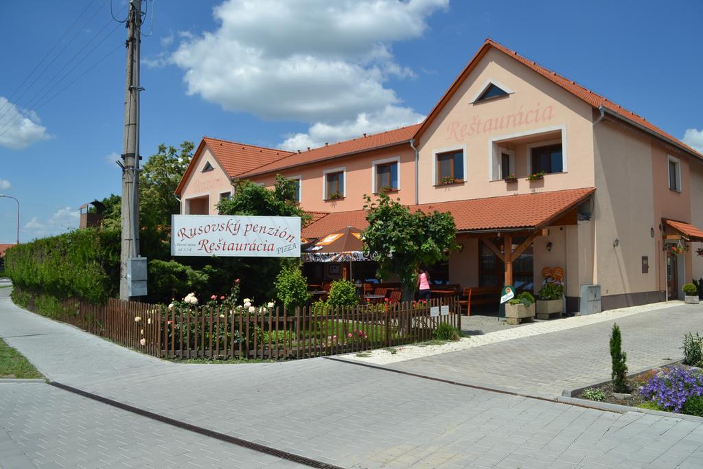 Rusovsky Penzion Братислава Экстерьер фото
